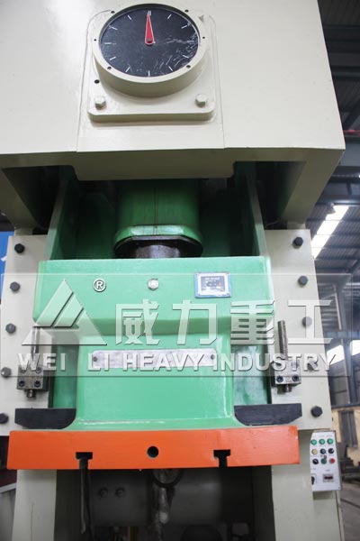 63噸氣動沖床細(xì)節(jié)展示