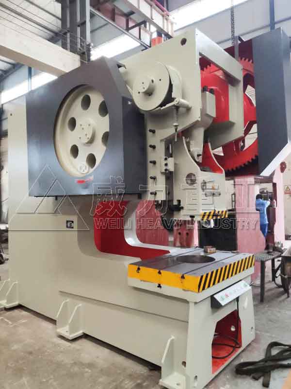 200噸沖床廠家_200噸鋼板固定臺深喉沖床喉